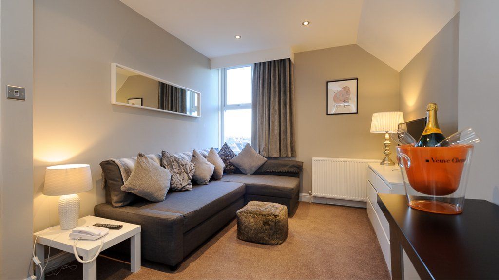 Cheshire Hospitality Ltd T\/A Lennox Lea Studios & Apartments Sale Exterior photo