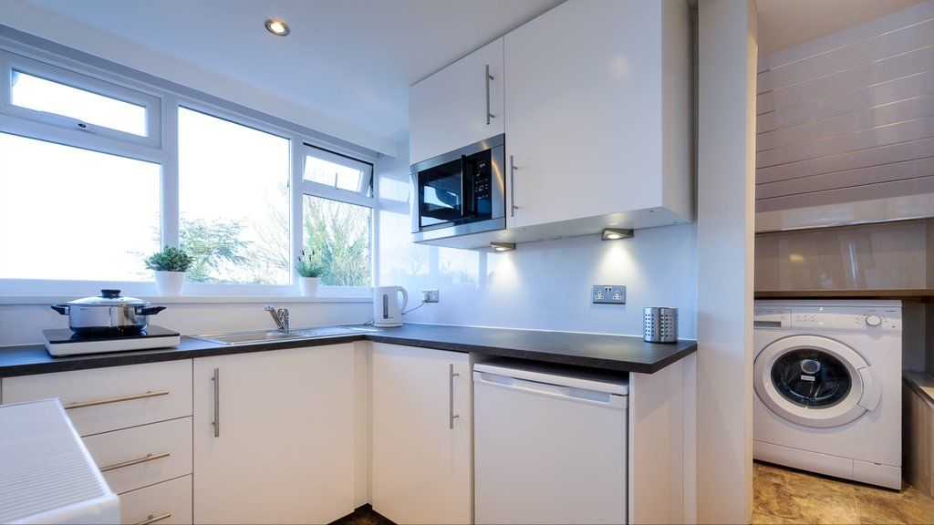 Cheshire Hospitality Ltd T\/A Lennox Lea Studios & Apartments Sale Exterior photo