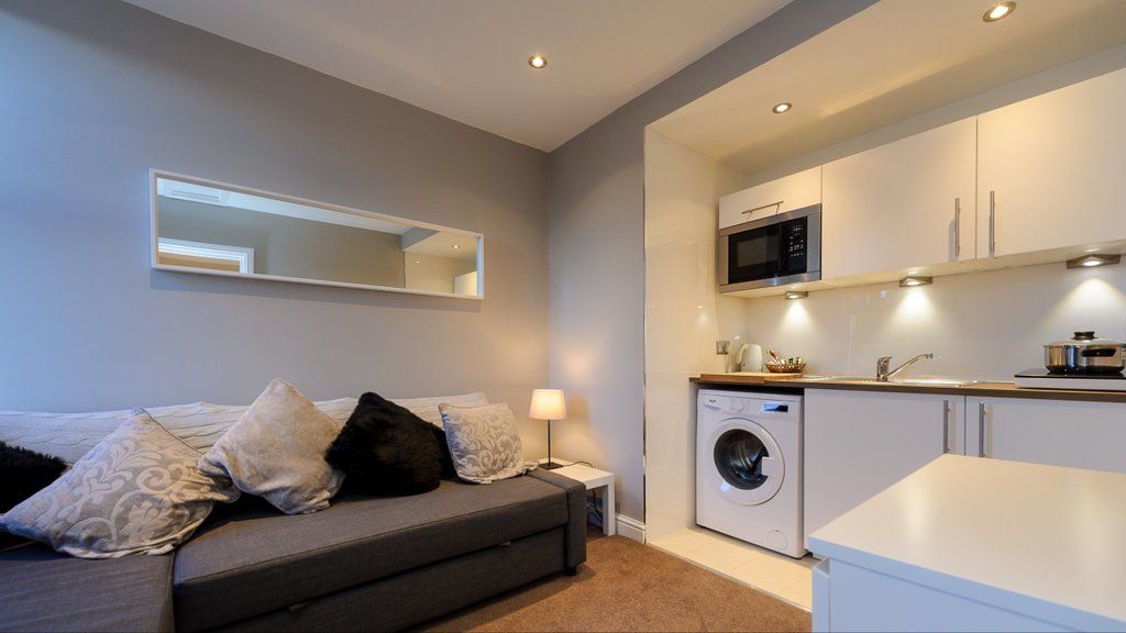 Cheshire Hospitality Ltd T\/A Lennox Lea Studios & Apartments Sale Exterior photo